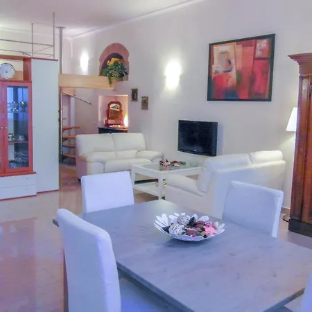 Palazzina Giardinolago * غْرافيدونا